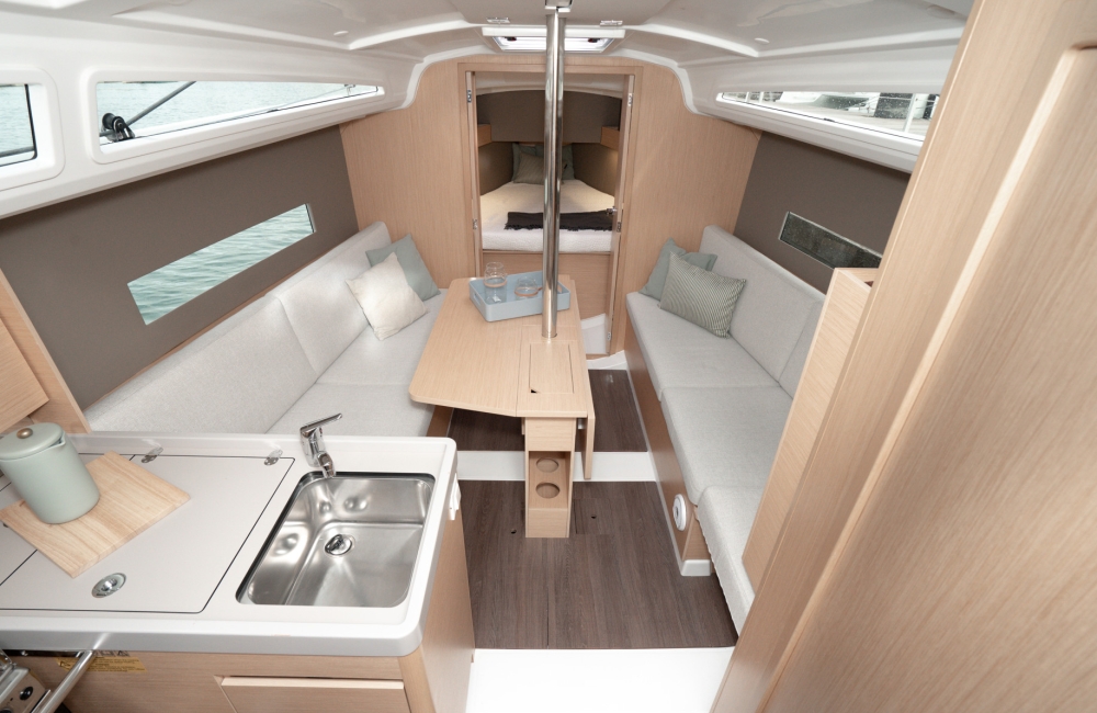 OCEANIS 30 1 PRESHOOTING INTERIEUR V2--7-sur-16-.jpg-1832px