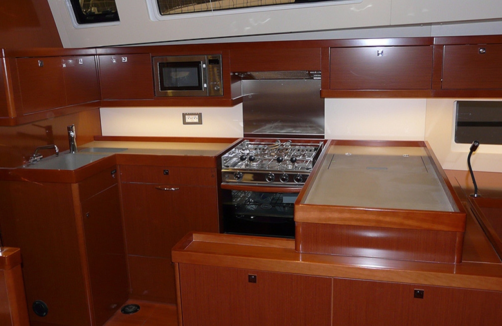 oceanis 55 cucina